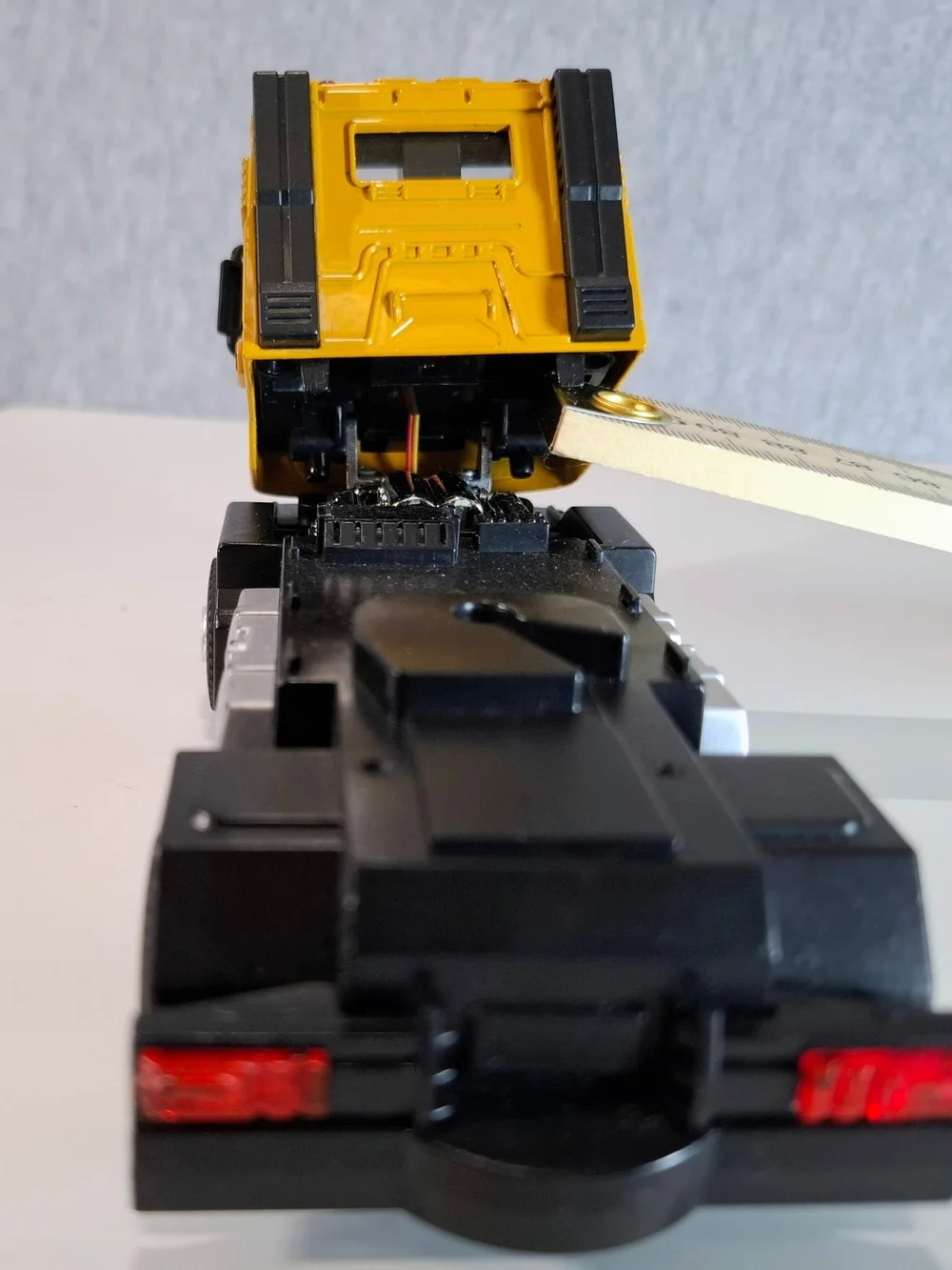 GLW  Yellow Toy Engineering Truck for Kids